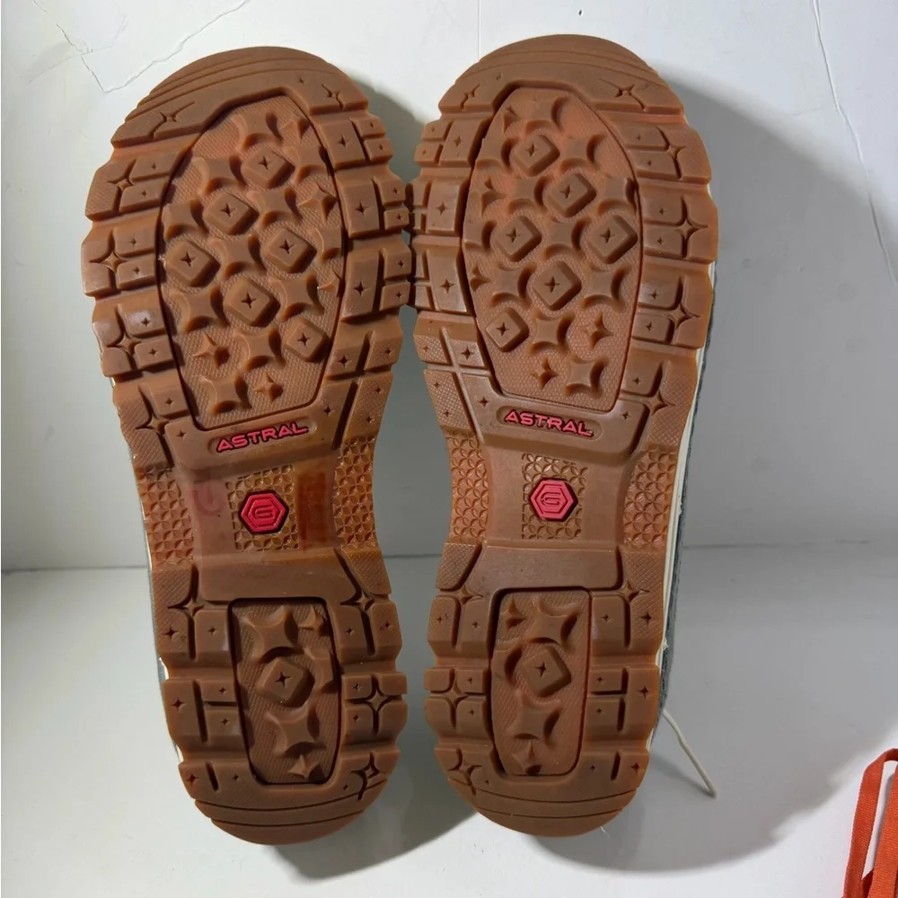 Astral Men’s Stylish Gray Sneakers with Orange Accents size 9.5